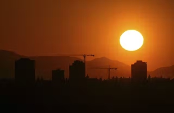 Global warming: Record hot year by 2028