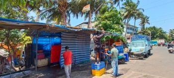 Mormugao council razes illegal structures of wholesale outlets