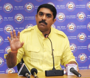 Vijai opposes medical college planned at South dist hospital