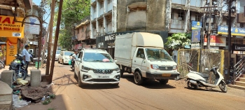 Ripped up roads of Mapusa pose threat to commuters