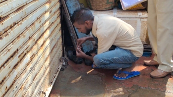 Council locks wholesale fish shops at Kharewaddo