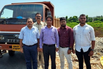 Bardez mamlatdar seizes trucks dumping debris along NH66; directs RTO to cancel their permit