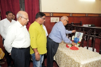 Digambar, Girish pay tribute to late MMC vice chairperson