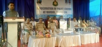 CM advises caution while using phones due to crimes