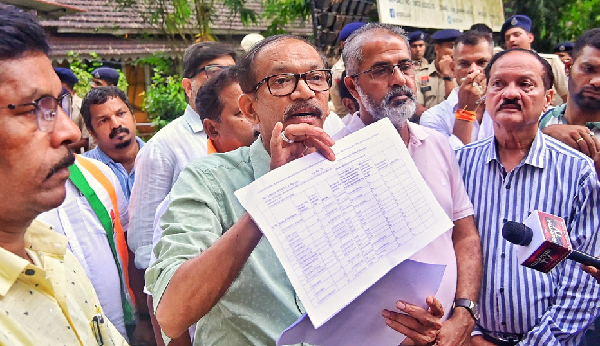 Congress gives CEO 10-day ultimatum to scrap SIR roll